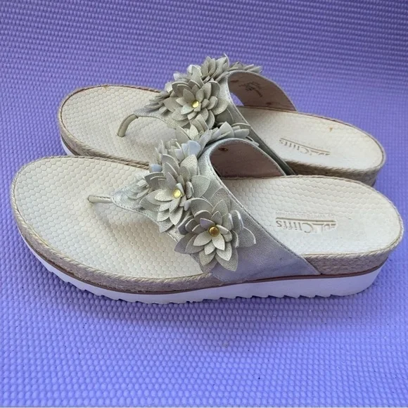 Cliffs White Mountain Estella Platform Thong Sandals Size 8M Metallic Floral - Picture 3 of 9